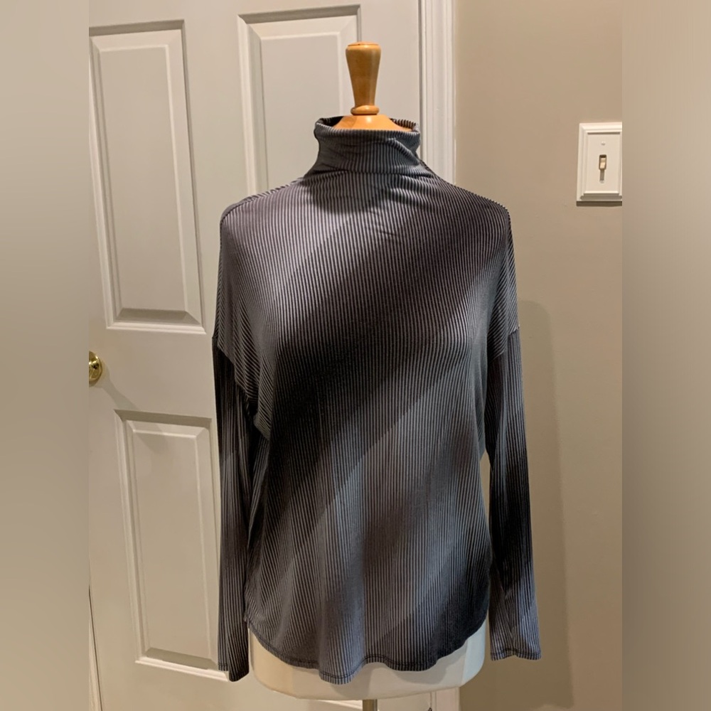 TAHARI T LONGSLEEVE MOCK TURTLENECK STRIPED TOP